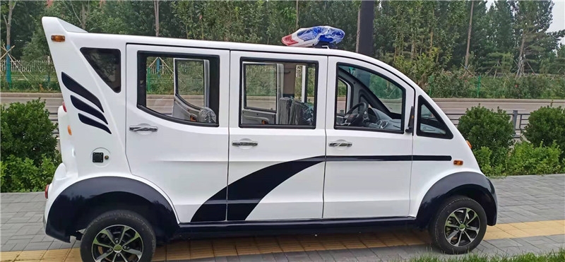 西和警用巡逻车