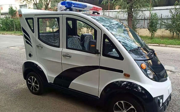 西和警用巡逻车